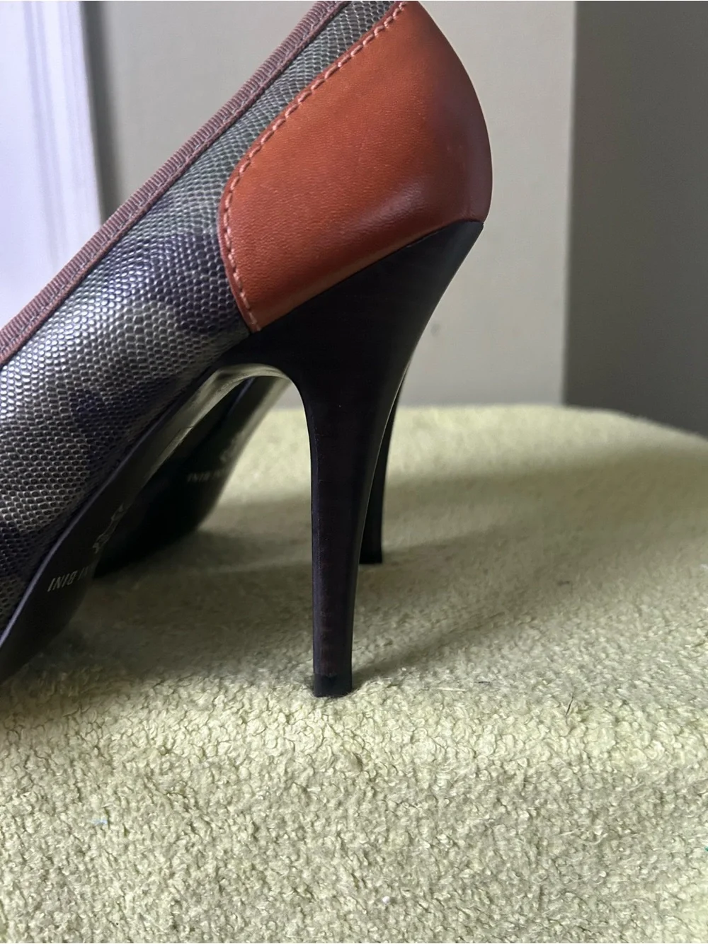 Gianni Bini Green Camo Peep-Toe Heels with Brown Trim Sz 10 M